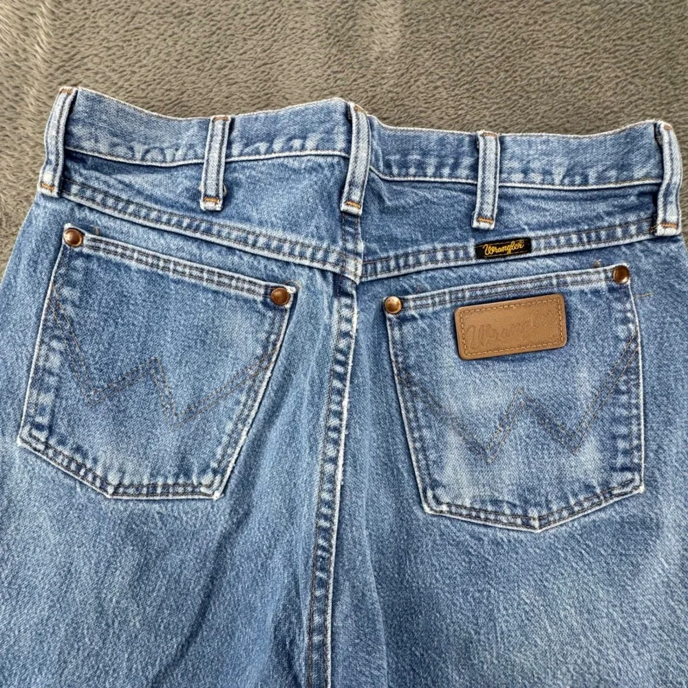 Wrangler 13MWZ Cowboy Cut Jeans Men 31x36 Blue Fair Distressed Made in USA Denim